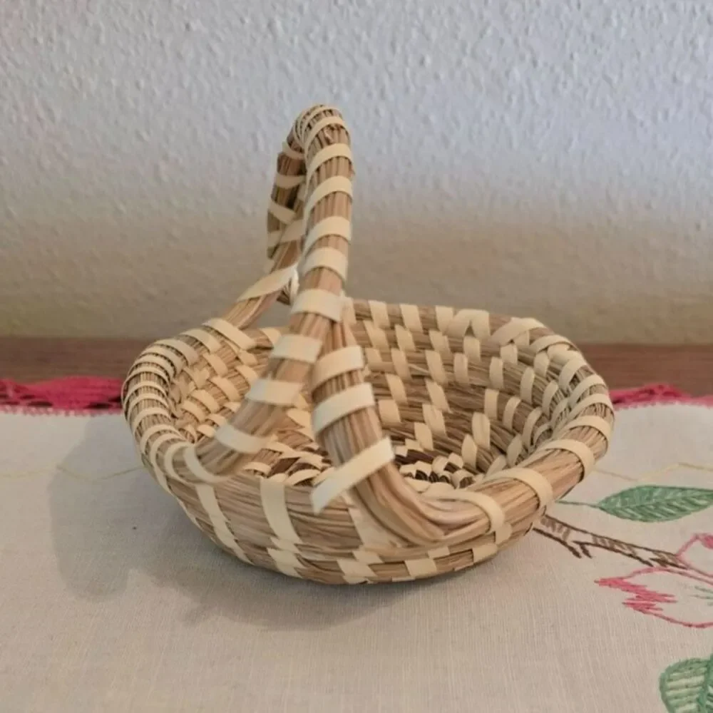 Vintage Handmade SC Sweetgrass Basket Small